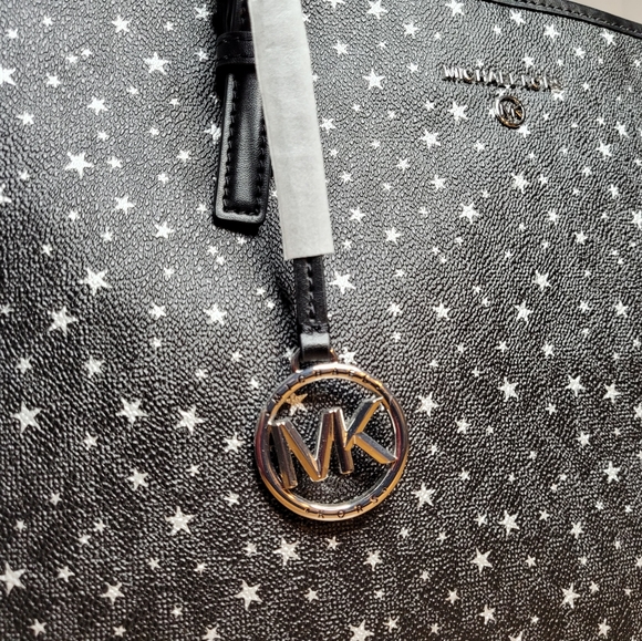 NWT $328.00 Michael Kors Jet Set Charm Hood Star Medium Carryall Tote Bag Black - Picture 3 of 11